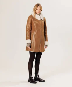 New Rodier Manteau capuche en peau lainée marron camel