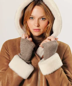 New Rodier Manteau capuche en peau lainée marron camel