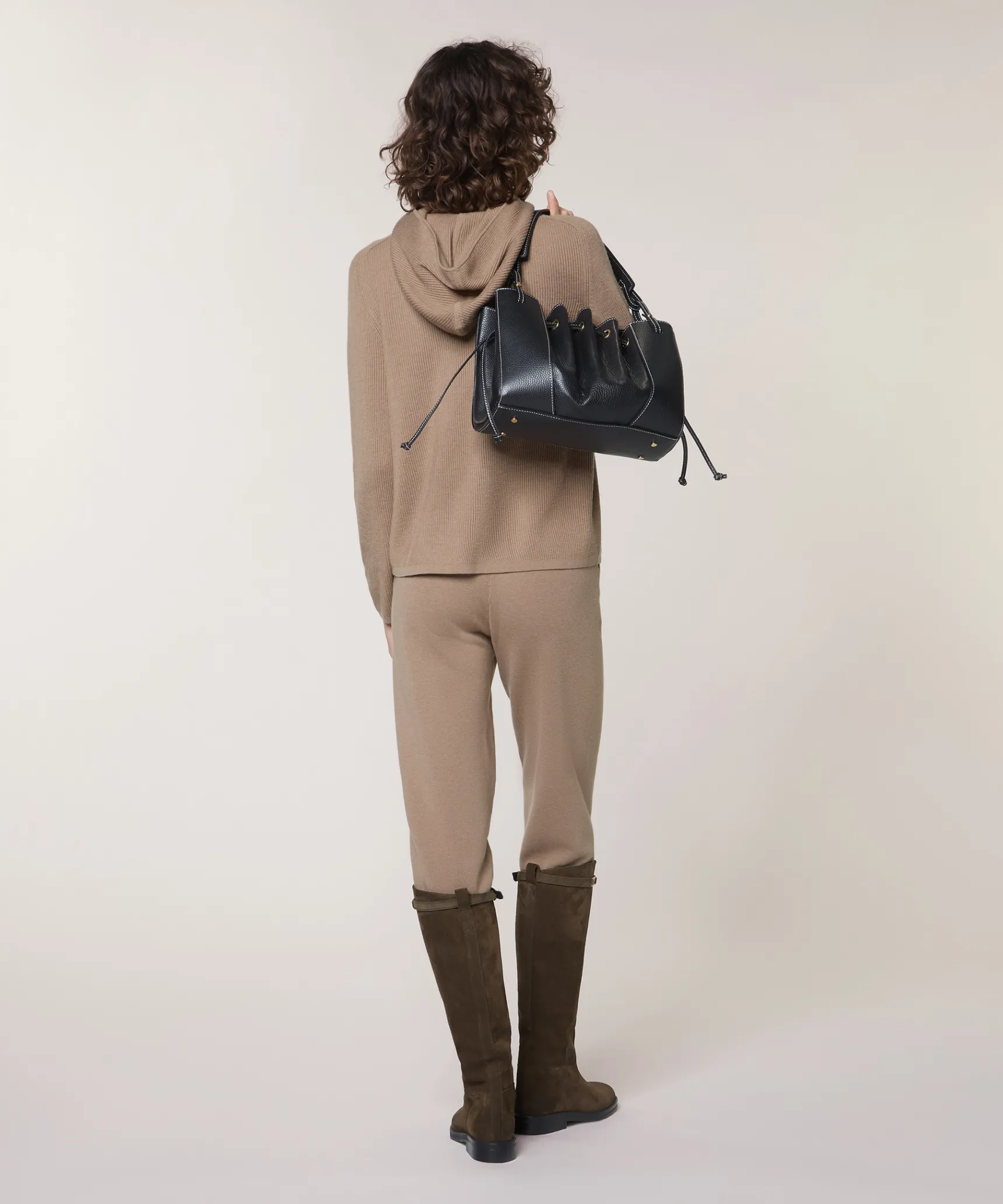 Discount Rodier Pull à capuche à côtes marron moka