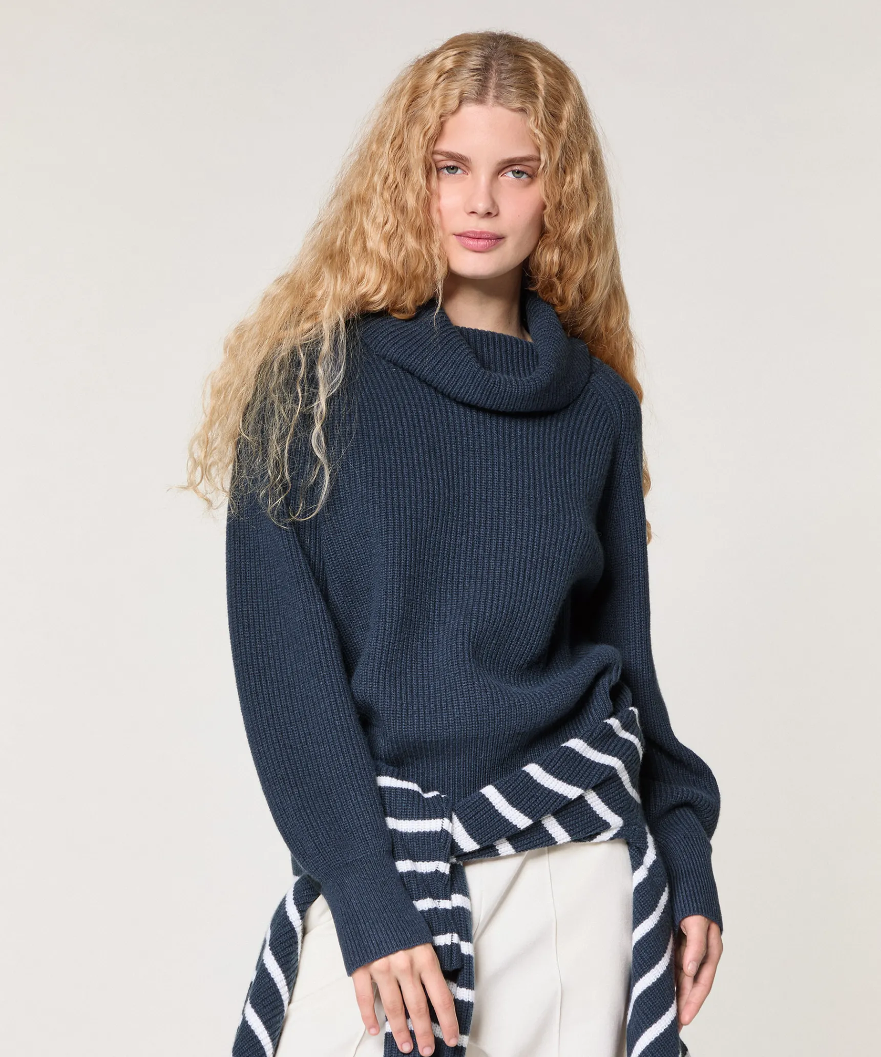 New Rodier Pull col roulé à côtes bleu denim