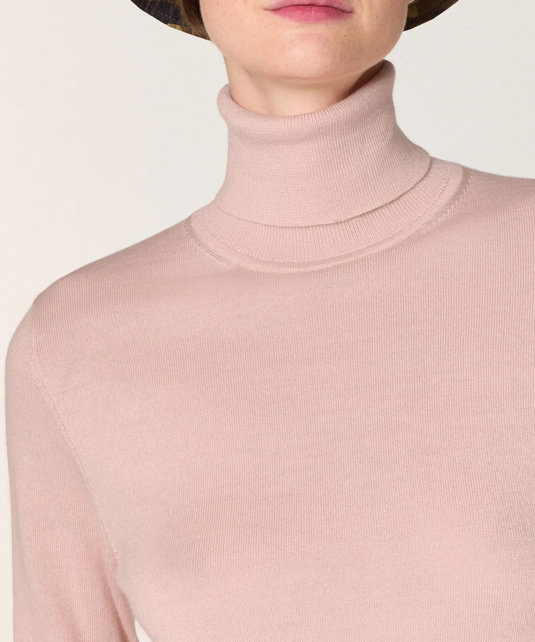 Clearance Rodier Pull col roulé en laine mérinos rose perle