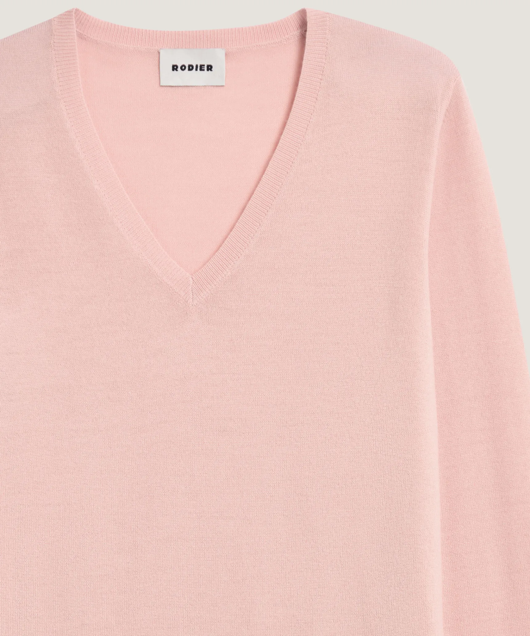 Hot Rodier Pull col V en laine mérinos rose perle