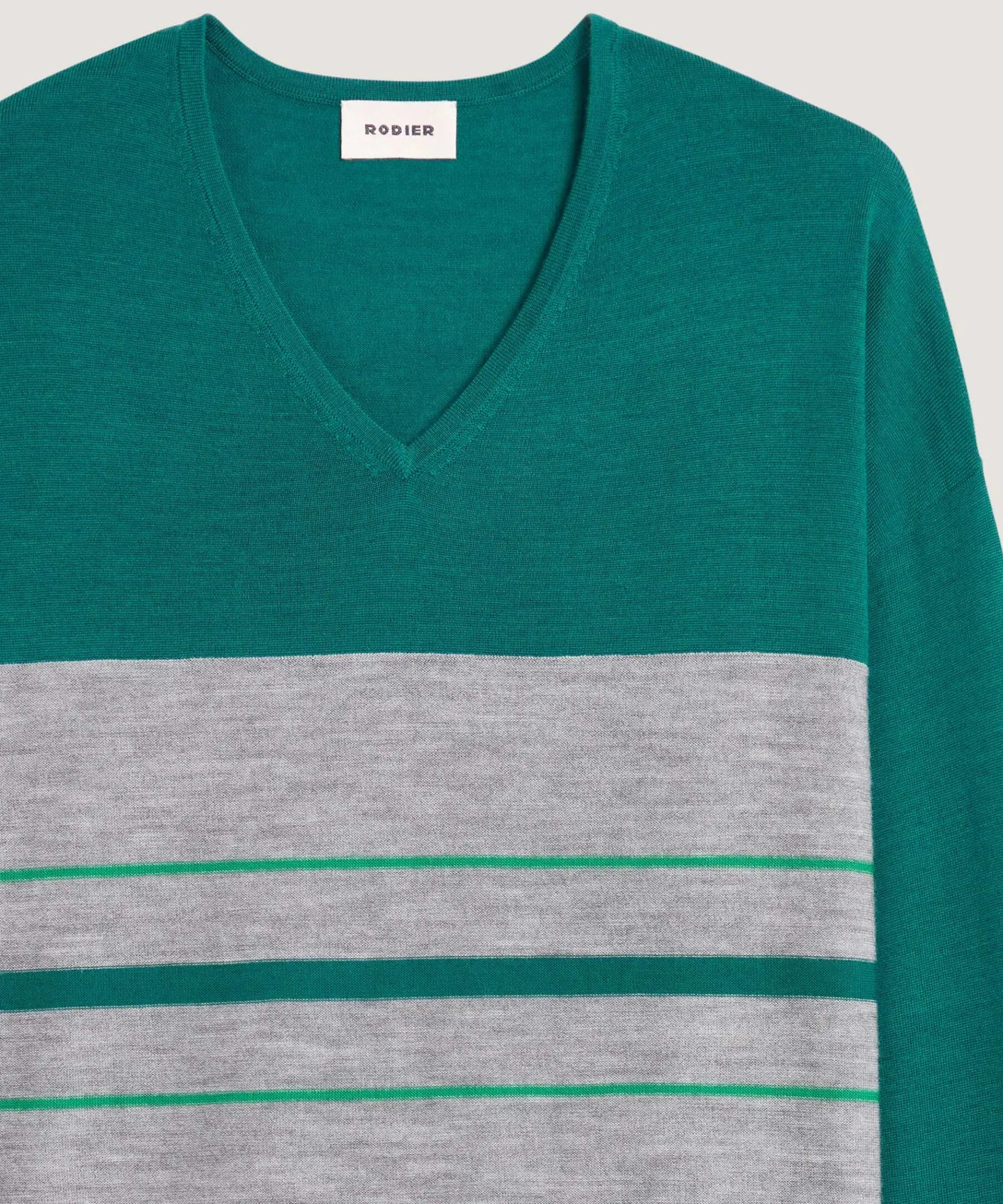 Online Rodier Pull col V rayé en laine mérinos vert canard