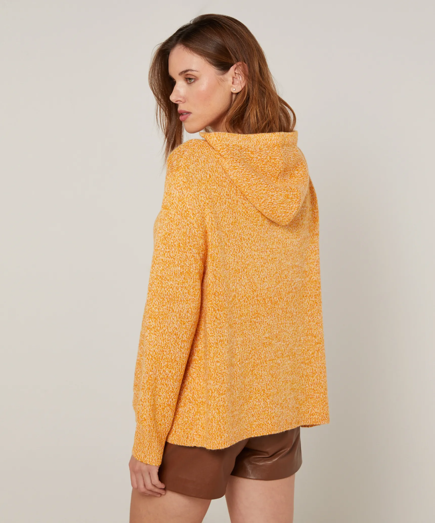 Rodier Pull oversize à capuche chiné jaune